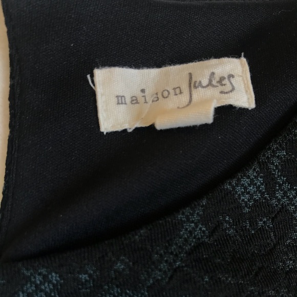 Cute flower dress! Size: S - Picture 3 of 4